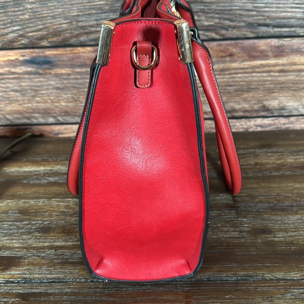 American Bee Red Work Bag with Padded Electronic pocket. - Picture 5 of 7